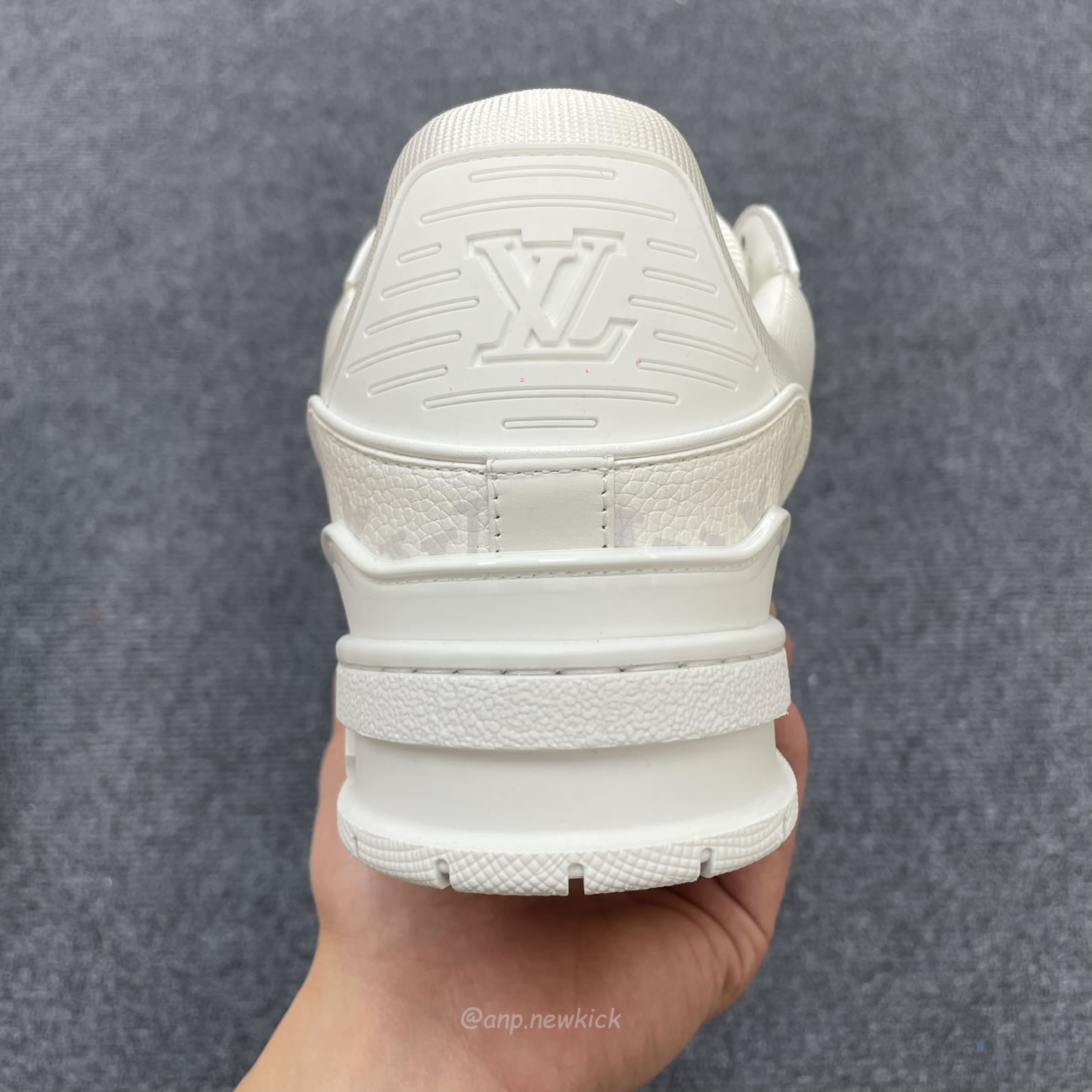 Louis Vuitton White Monochrome Louis Vuitton Lv Trainer White Black (8) - www.newkick.vip